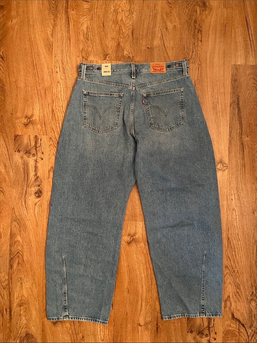 NWT Levi’s Cinch Barrel Jeans - Picture 12 of 16
